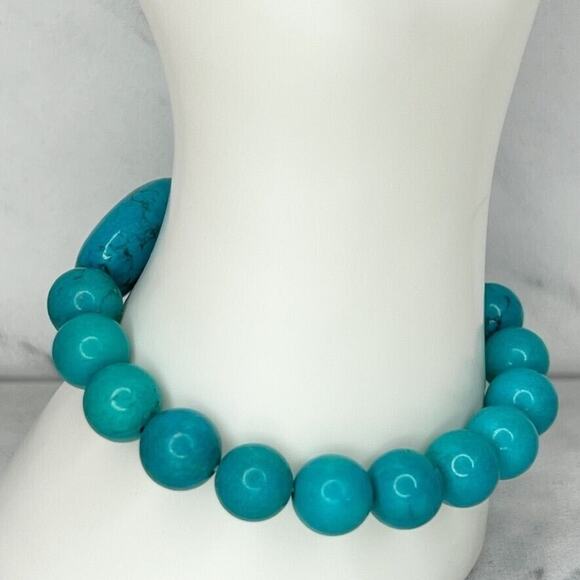 Blue Faux Turquoise Beaded Stretch Bracelet - Picture 4 of 6